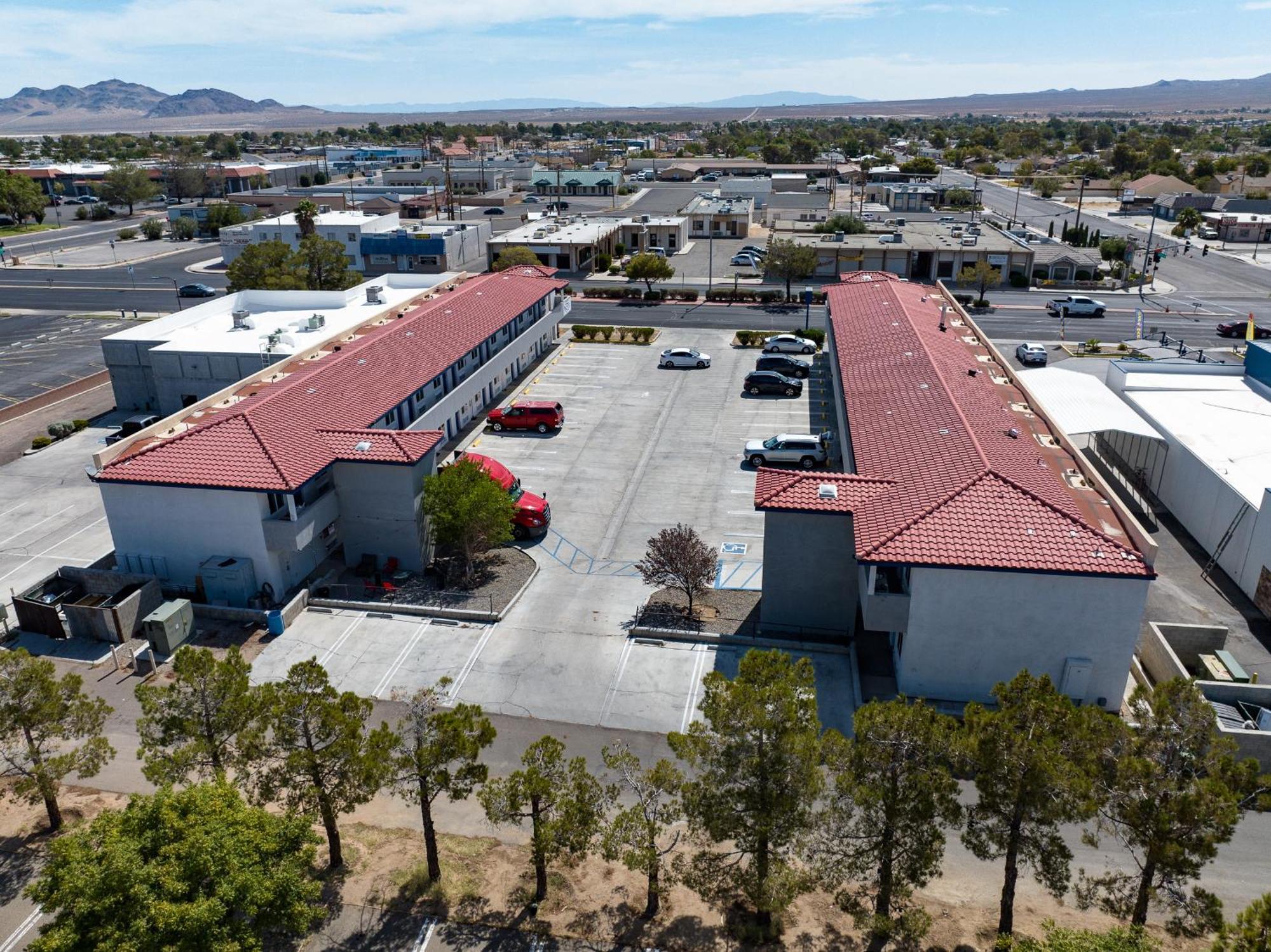 Baymont By Wyndham Ridgecrest Motel Exterior foto
